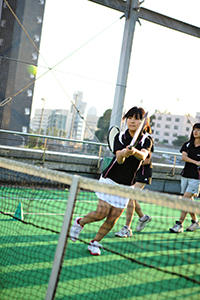 品川女子学院_人工芝を利用したコートが自慢のテニス部！
