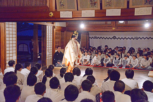 昭和学院中学校_中３校外学習では奈良・京都を訪問