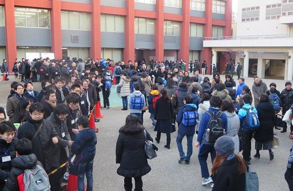 2月3日、海城中の第2回入学試験に1,150名の受験生がチャ...