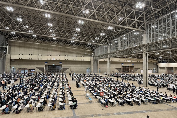 1月20日、幕張メッセにて市川中学校の第1回入学試験実施