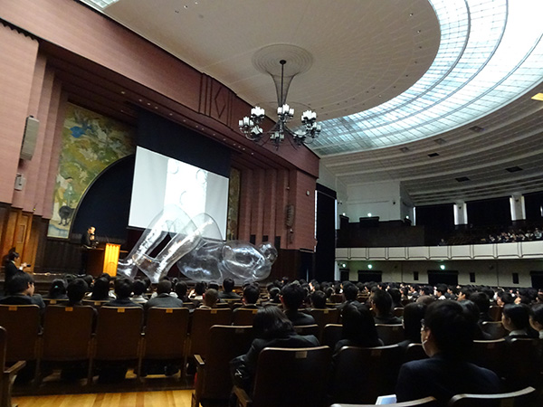 安田学園の学術講演会が東大安田講堂で実施されました