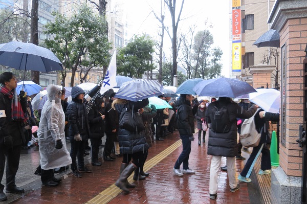 悪天候をものともせず多くの女子受験生が豊島岡女子学園に集った 受験情報ブログ 首都圏模試センター