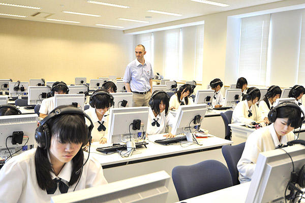 田園調布学園_CALL教室