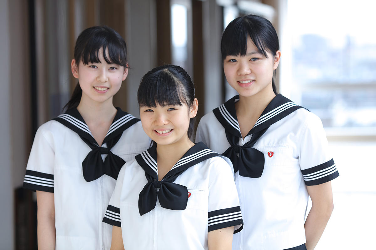 制服 – 二階堂高等学校 – 日本女子体育大学附属二階堂高等学校