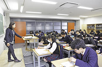 関東学院中学校_授業風景