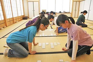 国府台女子学院中学校_百人一首競技かるた部