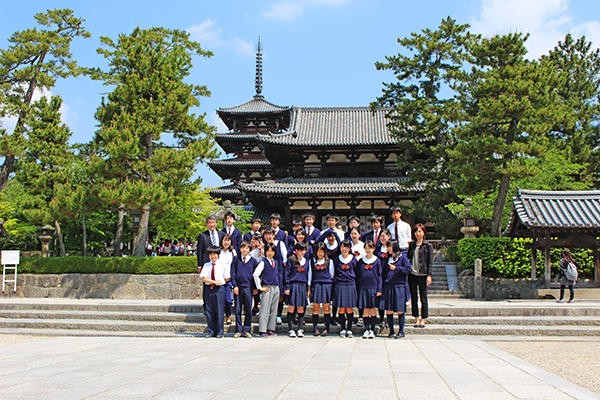 聖徳学園中学校_中2の「関西研修旅行」