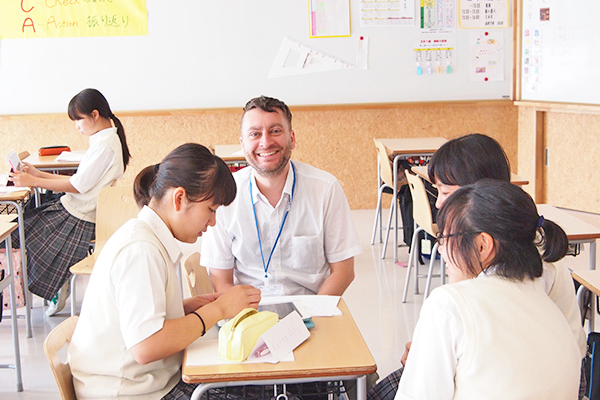 武南中学校_英語の授業時間数は、公立校の２倍の時間が充てられる