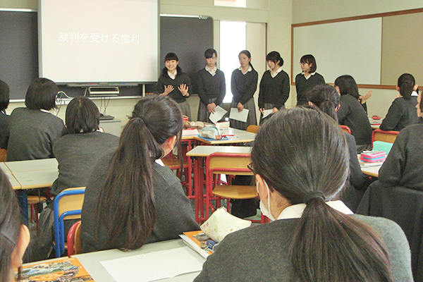富士見丘_日常の授業内だけでなく、始業式や終業式などでもプレゼンの機会が豊富です。