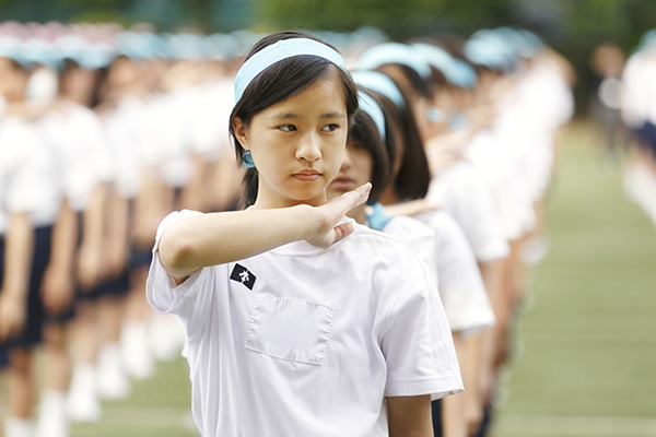 十文字中学校_同校の1日は、創立以来続く「自疆術体操」から始まる