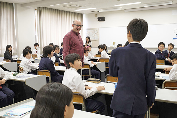 関東学院中学校_ネイティブによる英会話の授業