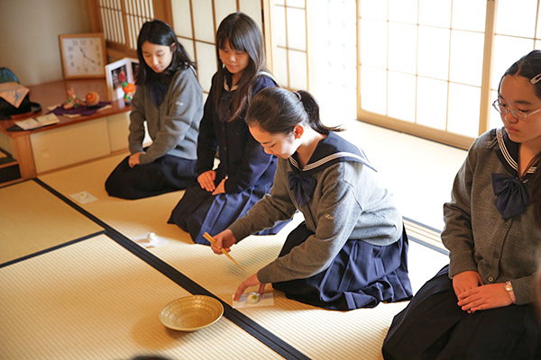 佼成学園女子_日本の伝統文化も身につけます！