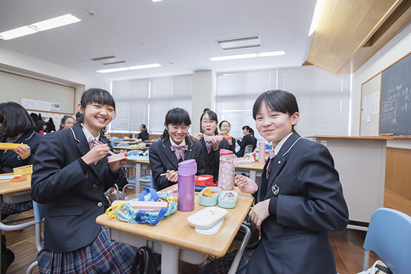 共立第二_お弁当の時間。「今日も、おいしくいただきます！」