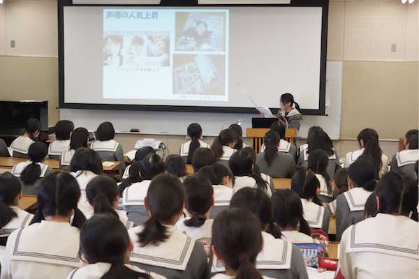 聖徳大学附属女子中学校_趣向を凝らした発表