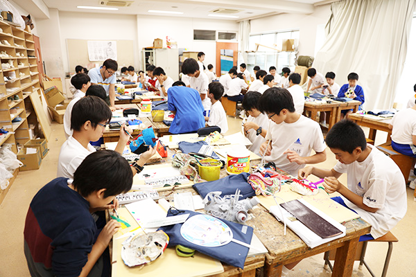 世田谷学園_中学では音楽と美術が必修、高1・2は音楽・美術・書道から選択