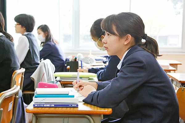 桐朋女子_３ブロック制で「知力」と「心力」を培っていく生徒たち