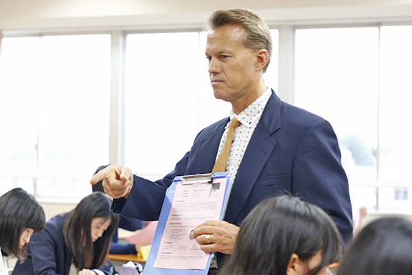 浦和ルーテル学院_ネイティブによる英語授業で早い段階から「4技能」を育成します。