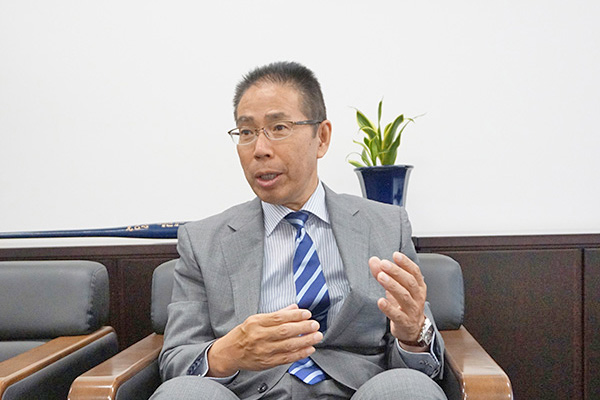 足立学園_校長 井上実先生