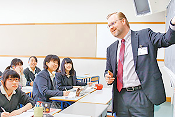 富士見丘_充実した英語教育をベースに世界で活躍できる力を養っています。