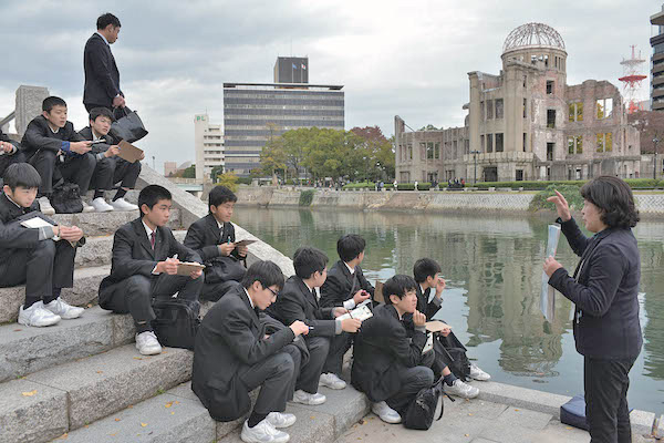 八王子学園_中２の修学旅行では、平和学習を行います。