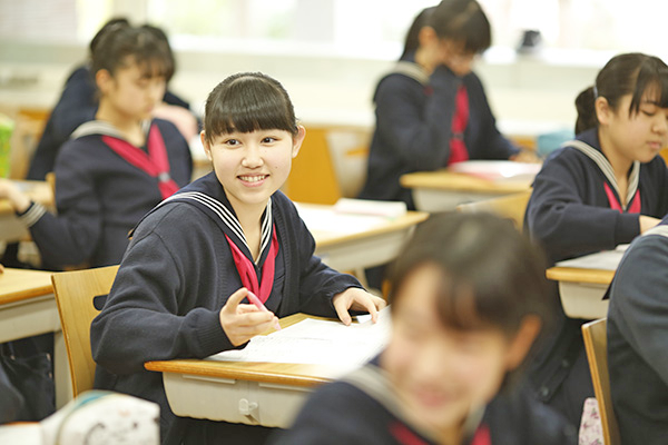 女子聖学院_定評ある英語教育と同様、日本語の教育に力を注ぐ