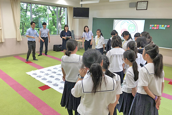 武蔵野大学中学校_「グローバルワークショップ」で学びの土台となるマインドを形成