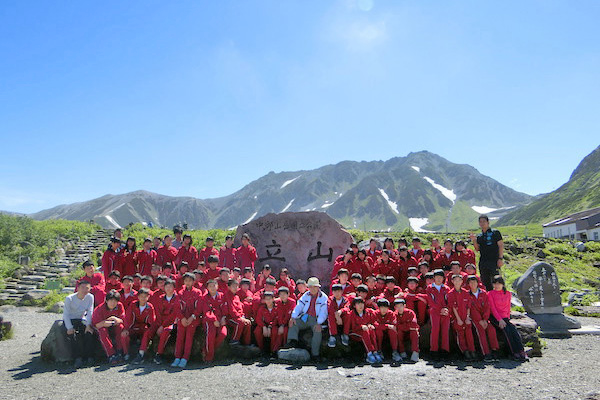 狭山ヶ丘_自然の壮大さに触れる「宿泊研修」（写真は昨年度までの立山のもの）。