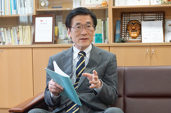 聖学院中学校_校長 角田秀明先生