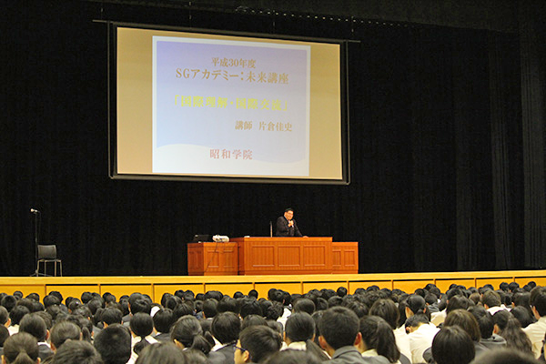 昭和学院_第１回の未来講座は外部講師による講演