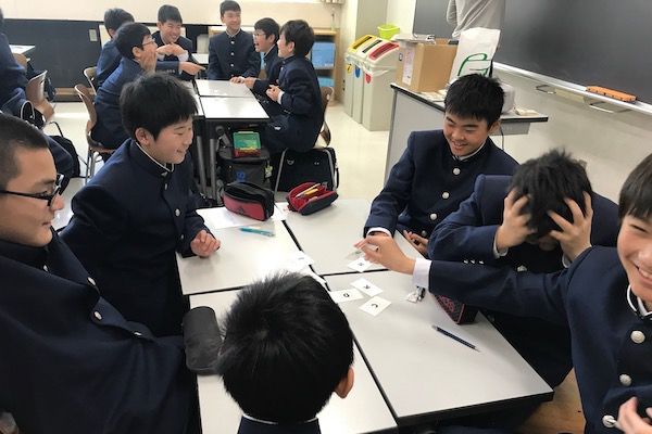 足立学園_近年ますます同校を第一志望として入学する生徒が増加しています。写真は中１の授業風景。