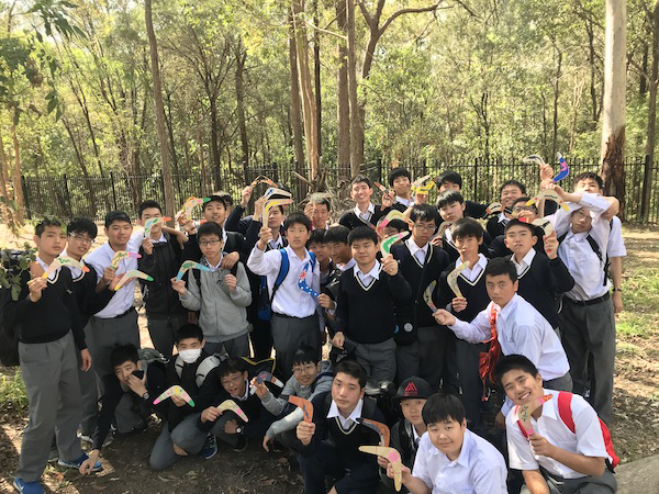 足立学園_今年度から始まった「オーストラリア・スタディツアー」は35名が参加。現地校の生徒たちとの交流やホームステイを体験しました。