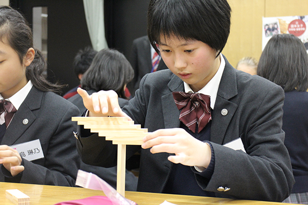 国本女子_大学の先生を招いた体験授業