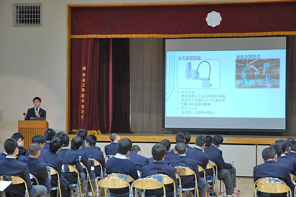 日本学園_全員が中学生の前で発表