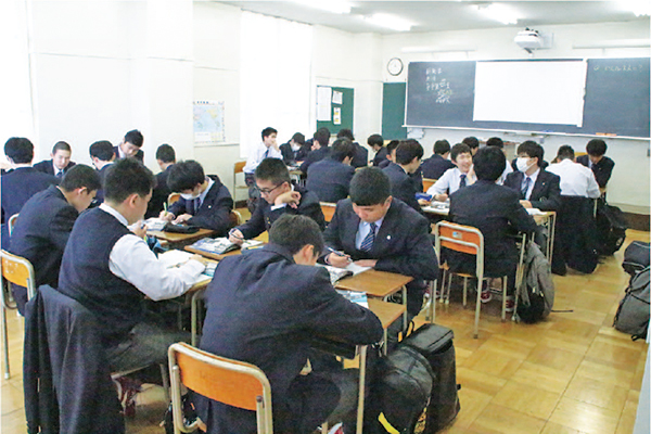 日本学園_高校の創発学はグループワークが中心