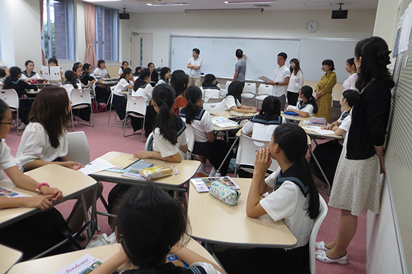 大妻中野_慶應義塾SFC学生との合同フランス語授業にて