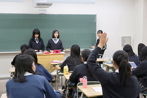 品川女子_昼休みに行われた「修学旅行委員会」の様子