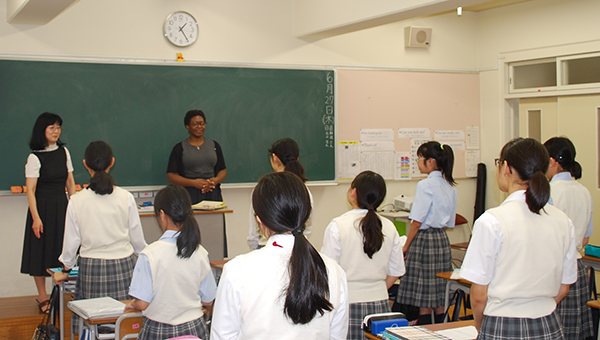 東京家政学院_授業だけでなく、「生きた英語」に触れる機会があふれている