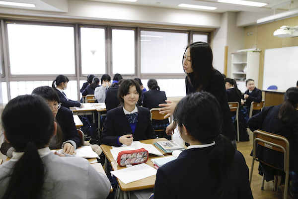和洋九段_学校生活の中で「おもしろい」、「やりたい」、「なりたい」ものを見つけ、学習への原動力とする生徒が増えています。