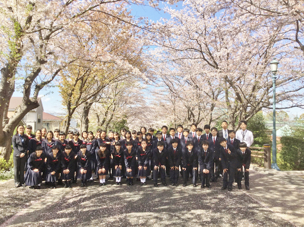 横浜富士見丘_今年の新入生たち。少人数制だから、きめ細やかな指導が可能です。