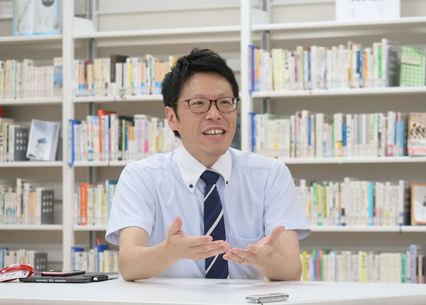 富士見_中2学年主任の渡辺 潤先生