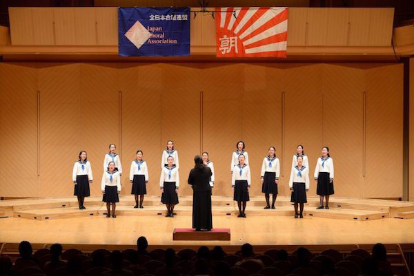 国学院久我山_全国レベルで活躍する部活動が多数あることも魅力です。写真は都のコンテストで3年連続「１位・金賞」を受賞した女声合唱部。