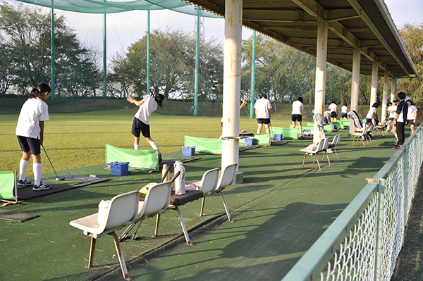 共立女子第二_本格的な練習施設が整うゴルフ部