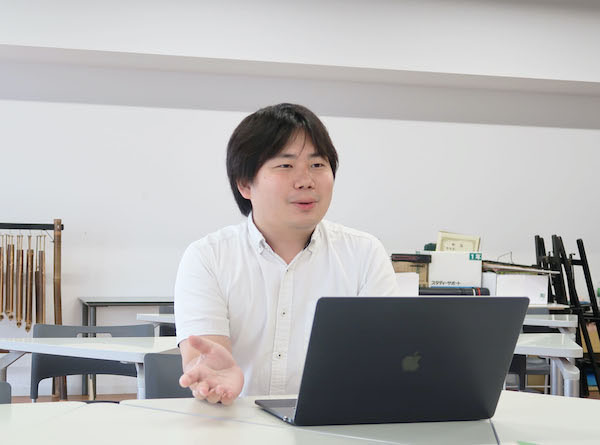 聖徳学園_CISOの横濱先生。授業は中１の「ICT」を担当しています。