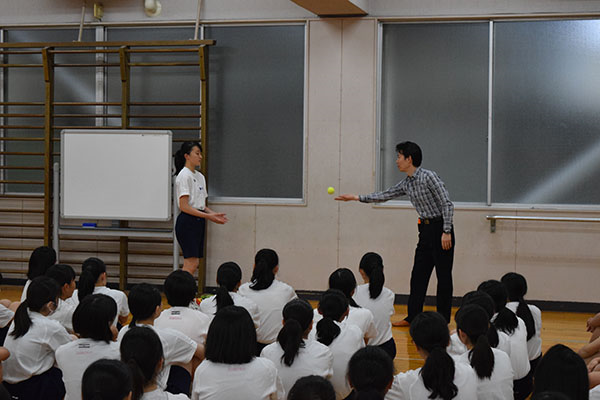 十文字_百人一首大会にて。みんな真剣!