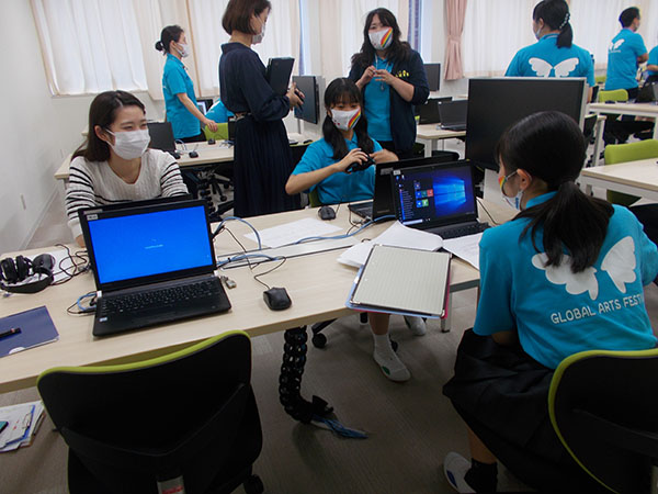 大妻中野_昨年のオンライン文化祭の様子。今年は対面とオンラインの両建てて実施する