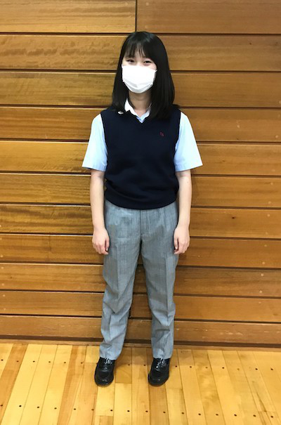 東京成徳大_昨年度より、制服に女子用スラックスを導入。これは生徒からの提案が実現したものです。