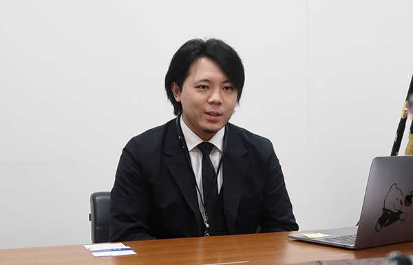 千葉明徳_中1担任で生物担当の川村玄季先生