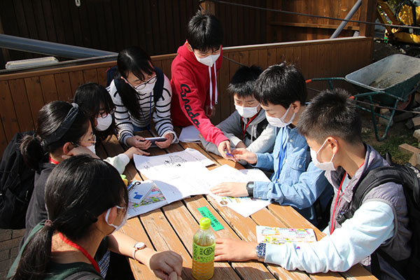 開智日本橋_中1は入学後すぐに行われる行事「TBC」で、開智日本橋学園の学びについて中2からレクチャーを受けます