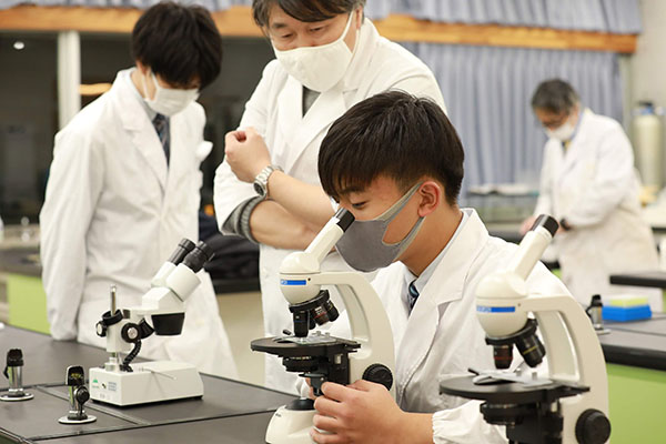 東洋大京北_未来の科学者教育プロジェクト 酵母の実験