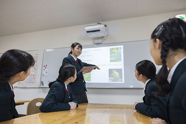 国府台女子_ICTもあわせて使うことで、学びの選択肢を増幅させています